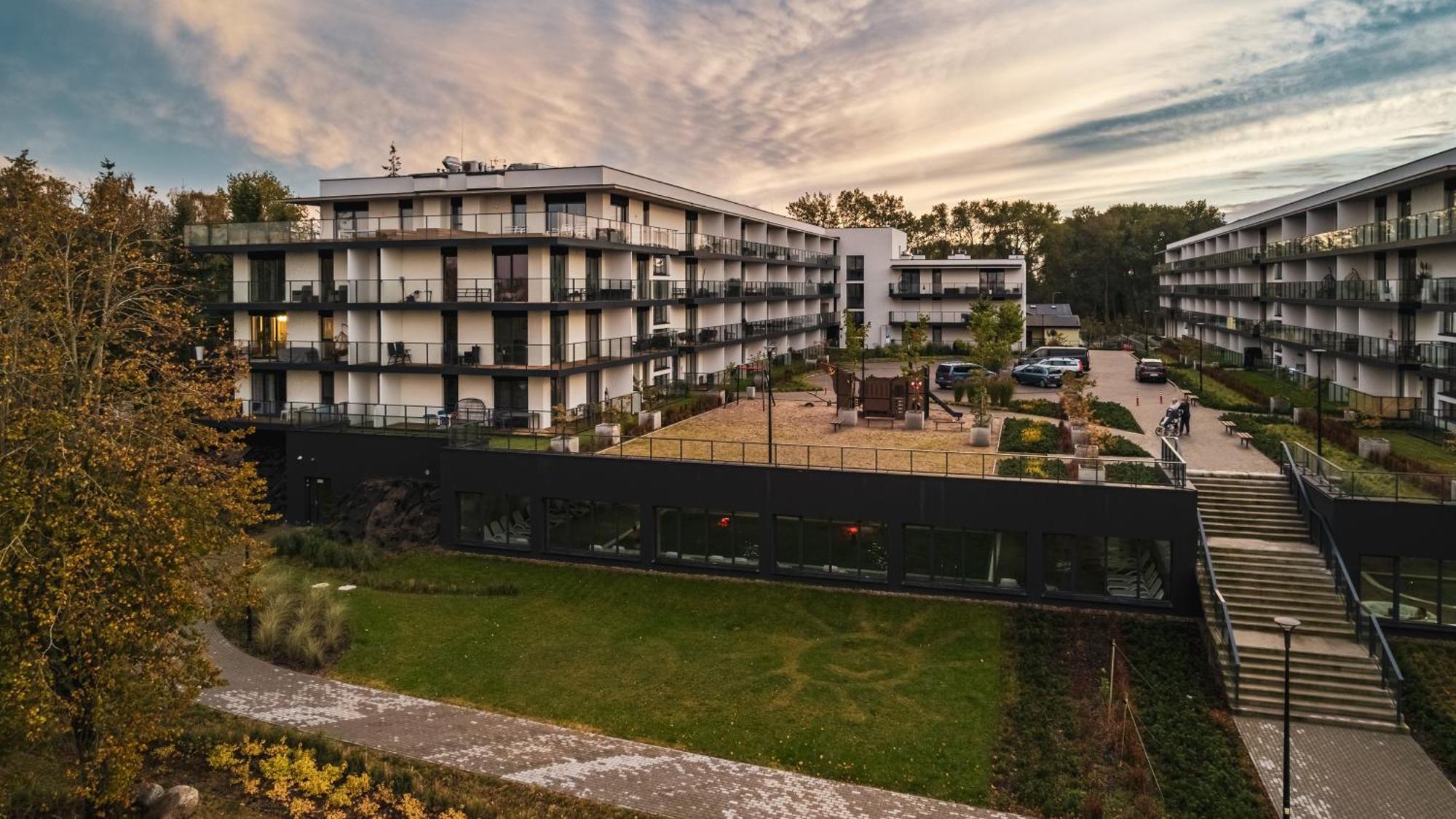 Apartamenty Sun & Snow Sagaris Z Basenem Dziwnow Exterior photo